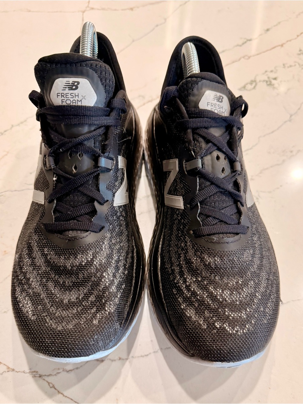 New Balance Fresh Foam More V2 Women's Running Shoe Black/ White  Size 9.5 - Picture 3 of 7